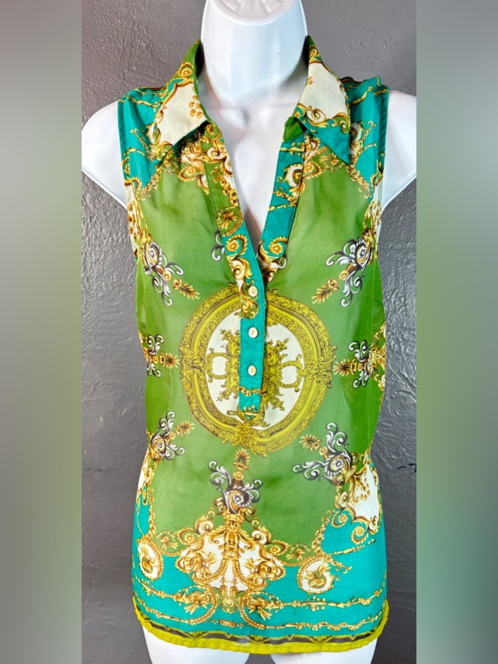 Apt 9 Sleeveless Blouse in Vibrant Green & Gold Baroque Print Size XL